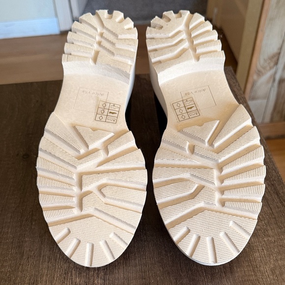 EUC Dolce Vita Hyatt Black Patent Leather Platform Loafers w/White Lug Sole SZ 9 - Picture 6 of 7